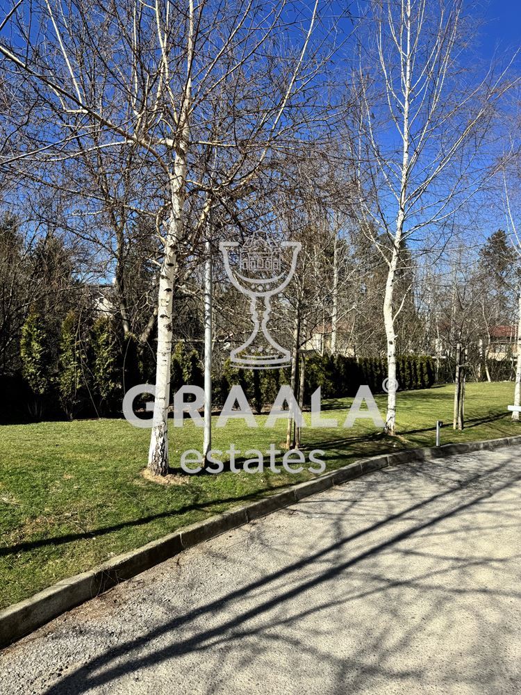 Тристаен апартамент в затворен комплекс - 0
